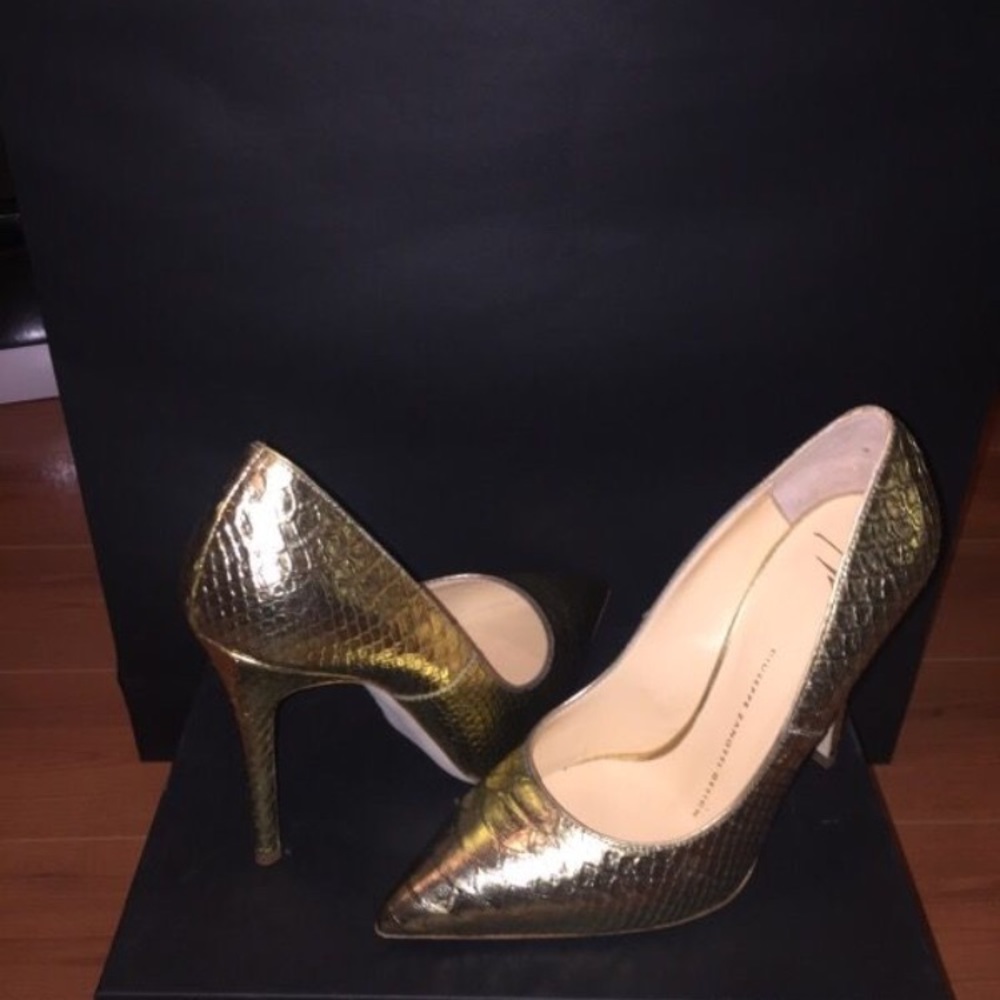 Giuseppe Zanotti Gold Pumps